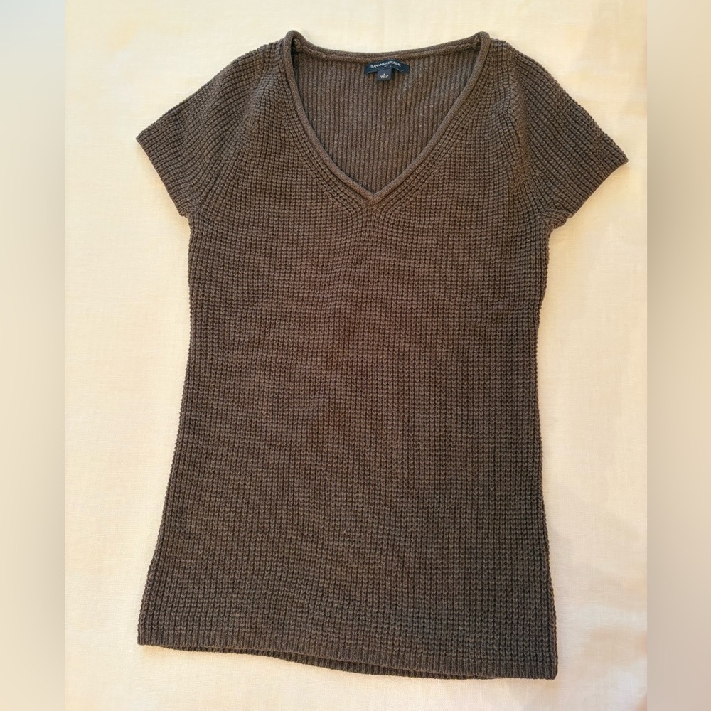 Banana Republic Dark Brown V-Neck Short Sleeve Top